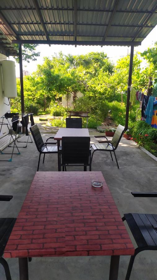 Guesthouse Mira 가그라 외부 사진